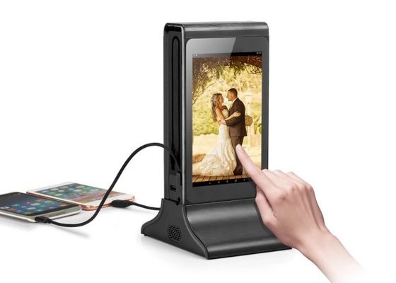 Black metal frame multi screen digital signage  Portable New Desktop Small Advertising Player with Charging Station