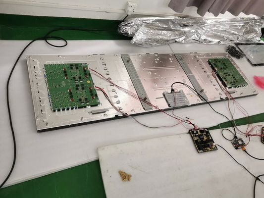 86inch Bar LCD Screen with 1920*1080 Resolution and 400CD/M*2 Brightness for High Visibility