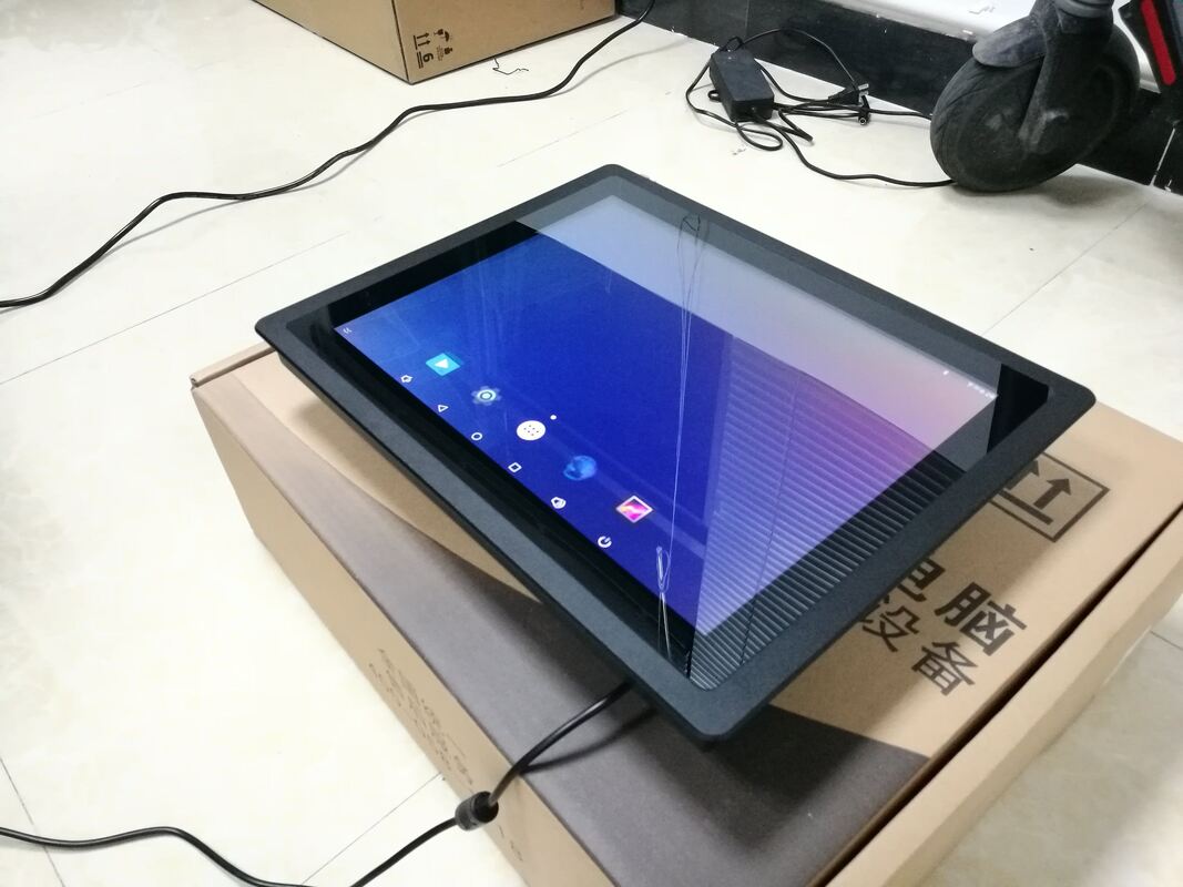 Quad-core CPU Digital Signage Display Featuring Android and Windows Operating System Designed for Operation in Various Commercial Environments