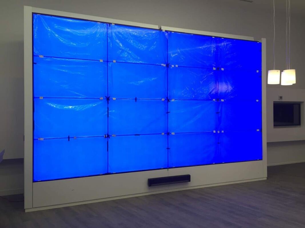 Wi-Fi Connectivity Touch-Screen Signage Display integrated with 2GB RAM and 8GB ROM supporting versatile interactive advertising platforms